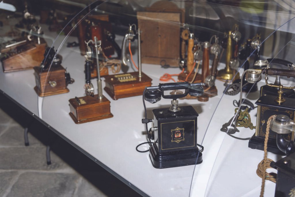 Mostra Storica 150 anni di Telefonia Pisa - Telefoni