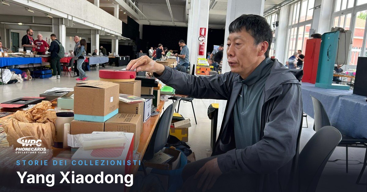 Yang Xiaodong al suo tavolo al PIM 2026, immagine di copertina della sua intervista per Storie dei collezionisti